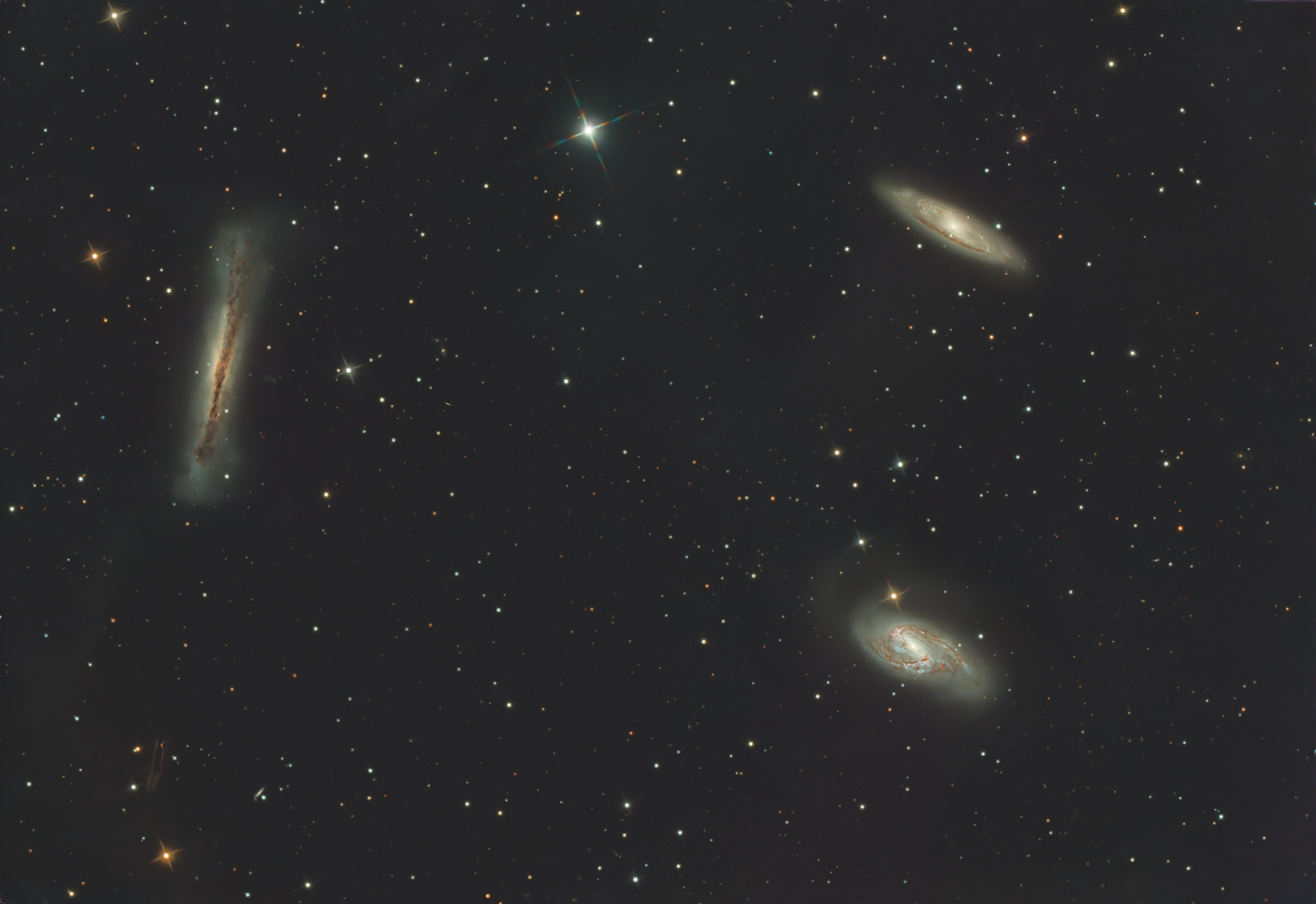 Die Messier 66 Gruppe auch bekannt als Leo-Triplett, ist eine kleine Galaxiengruppe in Sternbild Löwe. Sie liegt ungefähr 35 Millionen Lichtjahre entfernt.